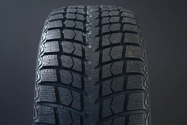 235/50R18 LINGLONG GREENMAX WINTER ICE I-15 FRIKTION DOT2021