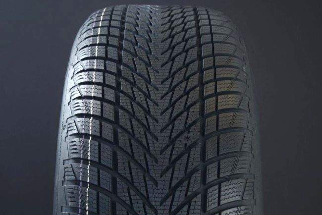 225/50R17 GOODYEAR ULTRAGRIP PERFORMANCE 3 FRIKTION