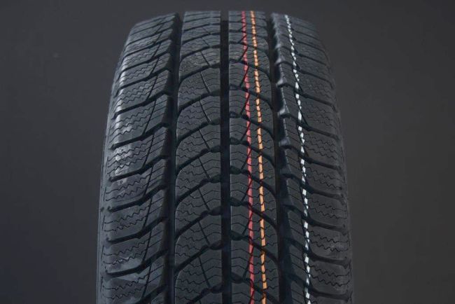 235/65R16 UNIROYAL SNOWMAX 3 C-DÄCK FRIKTION