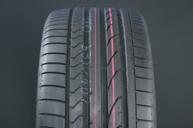 285/45R19 BRIDGESTONE DUELER SPORT RUNFLAT