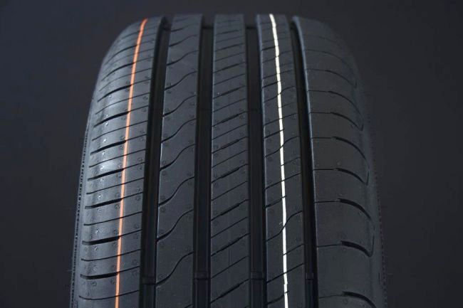 225/60R18 GOODYEAR EFFICIENTGRIP 2 SUV