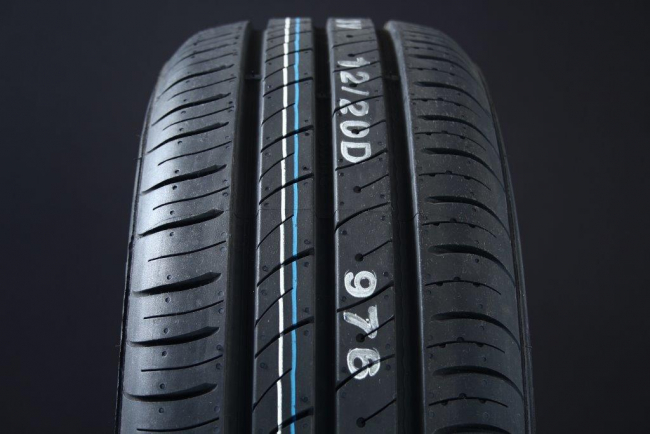 205/60R15 KUMHO ECOWING KH27 OUTLET i gruppen OUTLET / SOMMARDCK hos Svenska Gummihuset AB (OS1520560KUMHKH27)