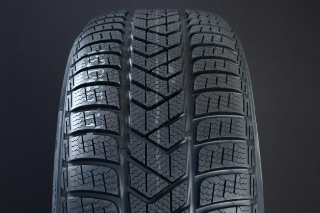 235/45R18 PIRELLI SOTTOZERO 3 FRIKTION K