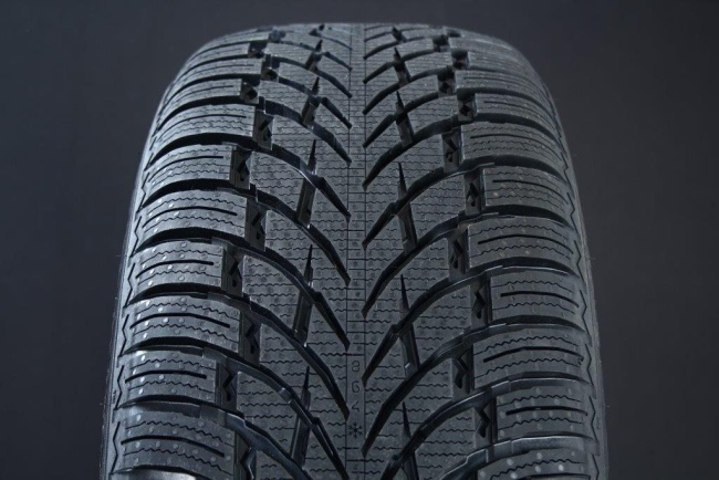 265/50R19 NOKIAN WR SUV 4 RUNFLAT FRIKTION