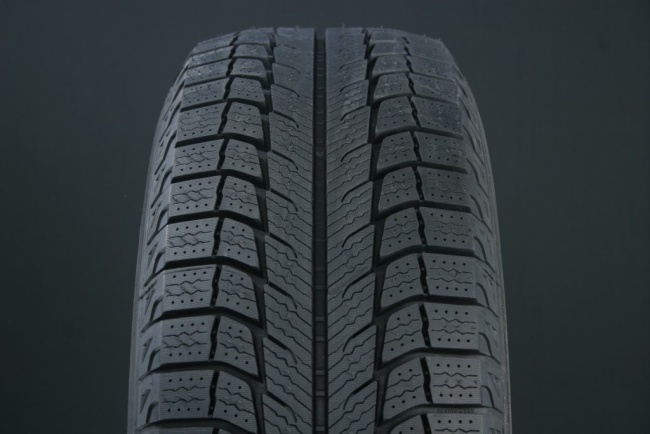 235/60R18 MICHELIN LATITUDE X-ICE 2 FRIKTION