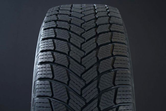 235/45R19 MICHELIN X-ICE SNOW FRIKTION DOT2020 i gruppen DCK / VINTERDCK FRIKTION hos Svenska Gummihuset AB (F1923545MICHXICESNDOT)