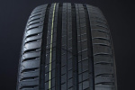 245/50R19 MICHELIN LATITUDE SPORT 3 RUNFLAT i gruppen DCK / SOMMARDCK hos Svenska Gummihuset AB (S1924550MICHLATISP3)